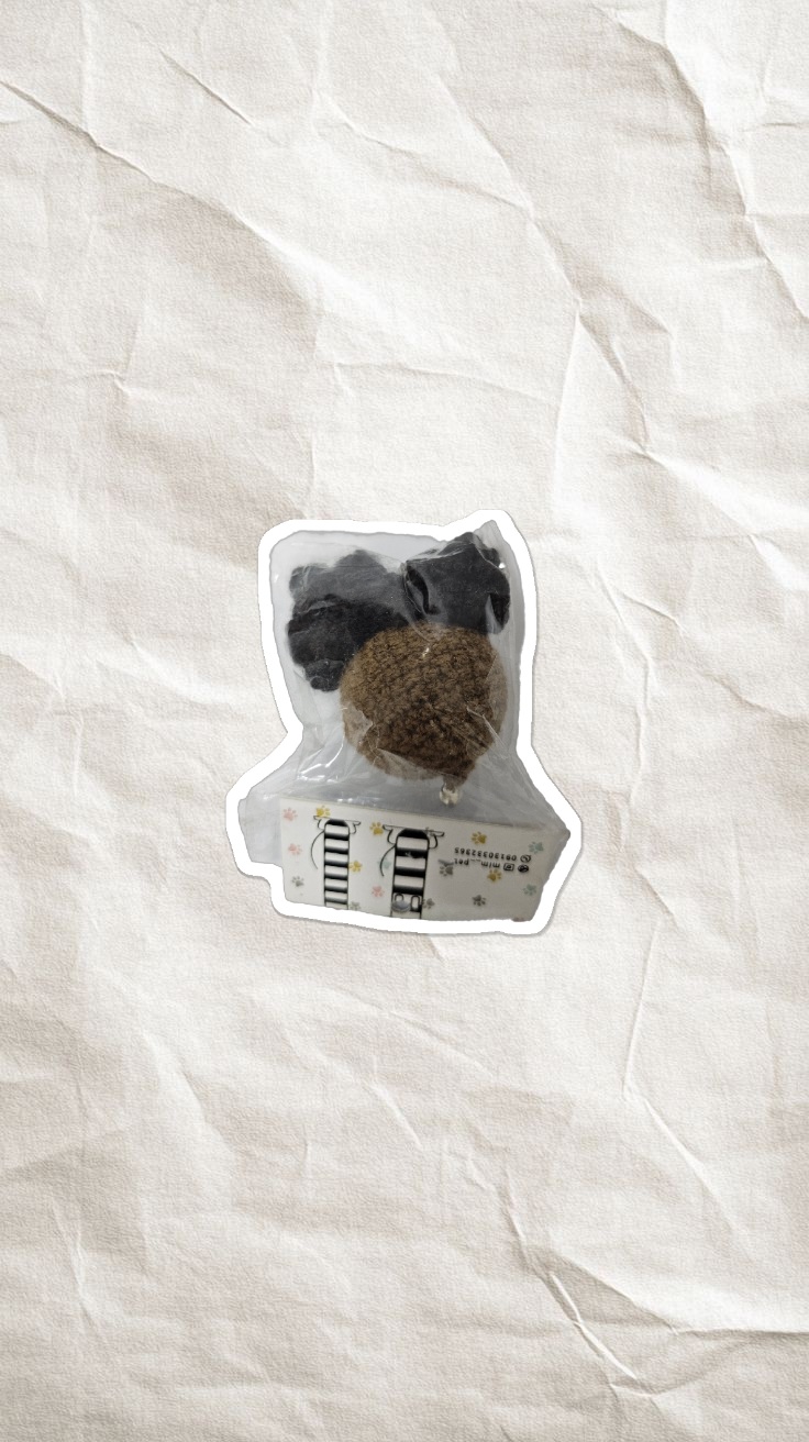 اسباب بازی بافتنی زنگوله دار بلوط